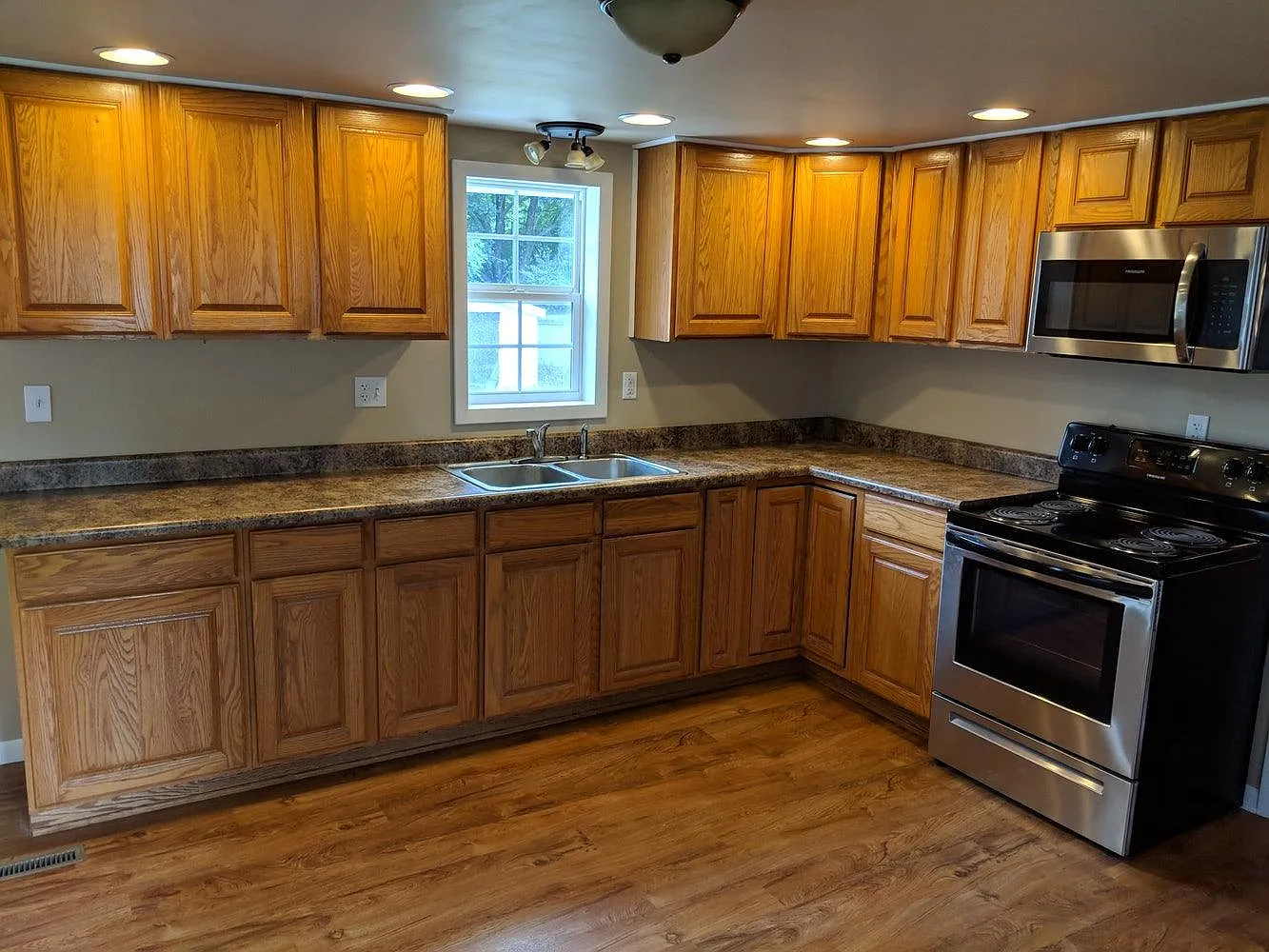 2 bed, 1034 sqft, $850 — Photo 3