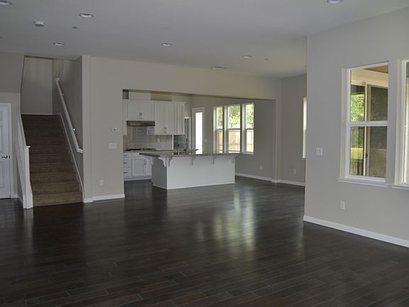 3rd image of 5614 Black Willow St