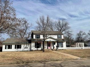 1126 N Grand Blvd, Duncan, OK 73533