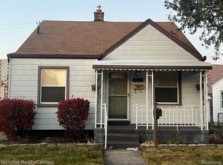 8111 Coolidge Ave, Center Line, MI 48015