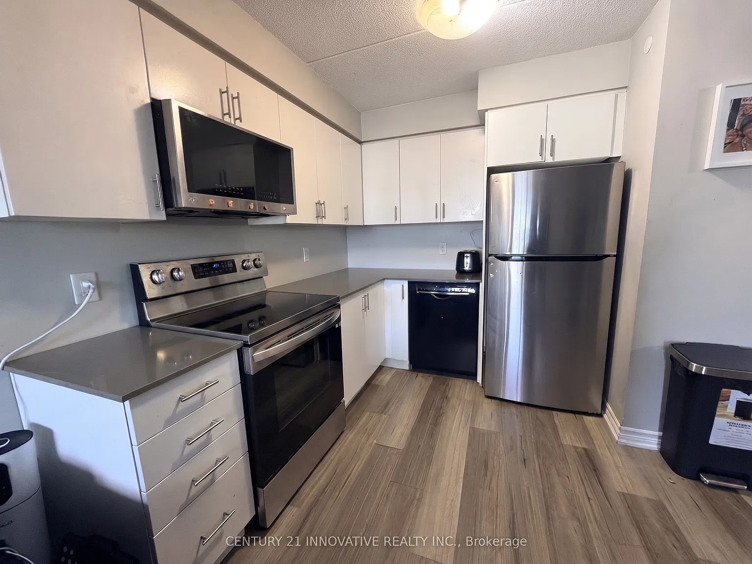 2 bed, $2,050 — Photo 3
