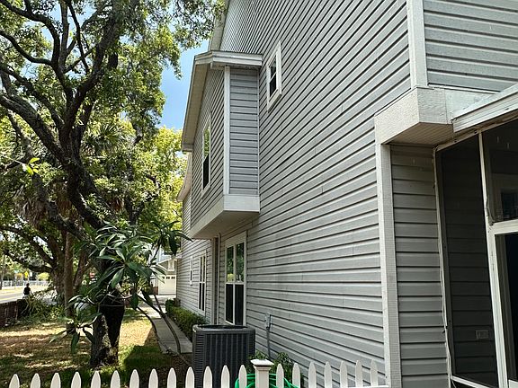 3rd image of 576 Vista Trail Ct