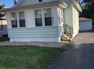 815 4th Ave, Aurora, IL 60505