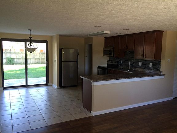Kitchen and Livingroom