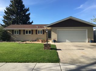 737 Park Dr S, Fargo, ND 58103