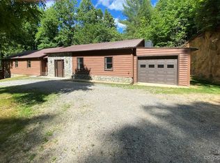 1857 Creekside Pl, Lenoir, NC 28645