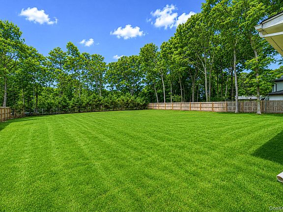 5th image of 6 Rolling Woods Lane