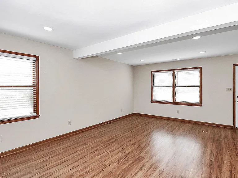 103 Jones St — Photo 4