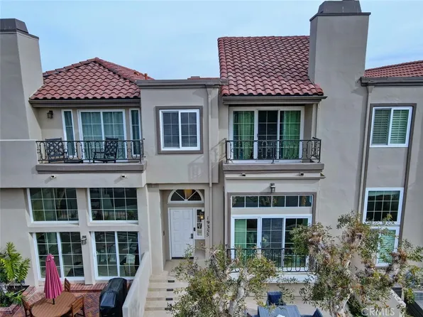 19355 Maidstone Ln, Huntington Beach, CA 92648
