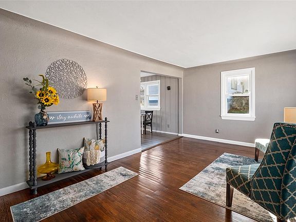 5th image of 3354 W Tennyson Ave
