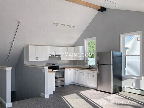 5th image of 221 Water St Unit 2