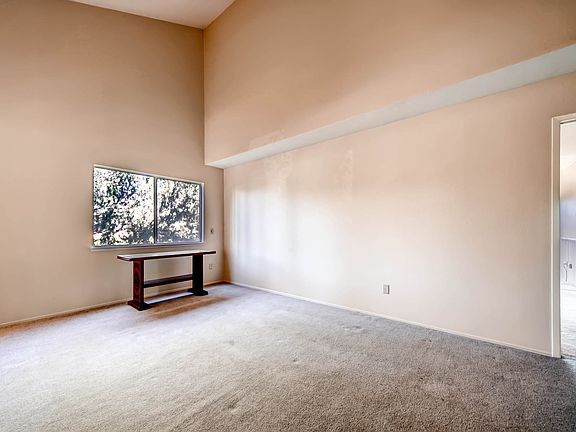 4th image of 17035 Palacio Ct