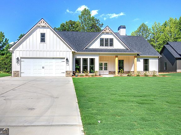 2nd image of 663 Clyde Cole Rd