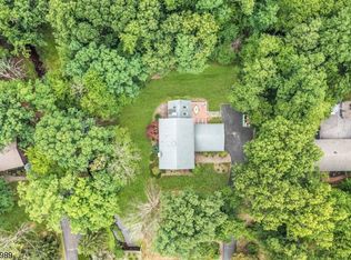 22 Lenape Trl, Warren, NJ 07059