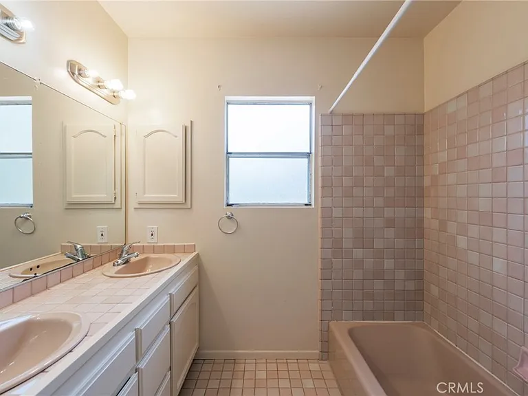 29119 S Highmore Ave — Photo 19