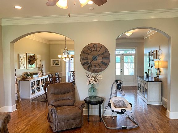 5th image of 290 Winter Oaks Dr