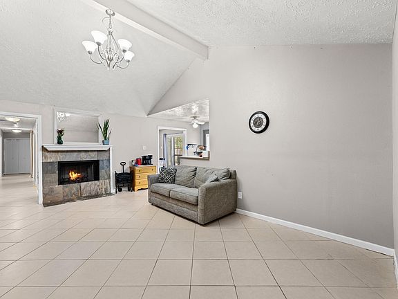 4th image of 11763 Cliveden Dr