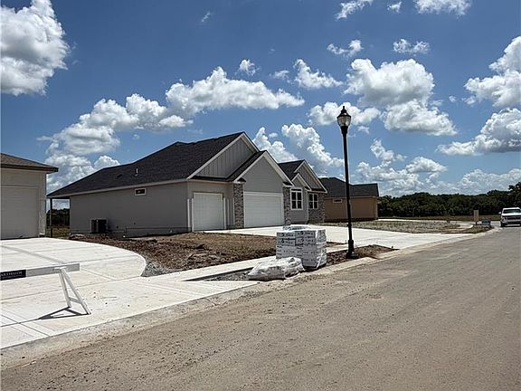 2nd image of 2347 Foxtail Dr