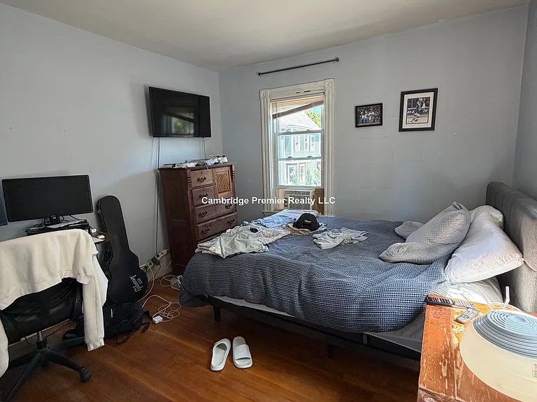 35 Rogers Ave — Photo 4