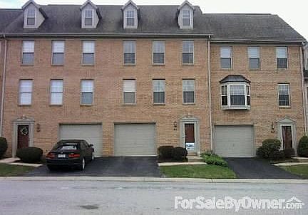 Front View 1 : Secure and quiet road with no thru-traffic. No neighbors in front or back!