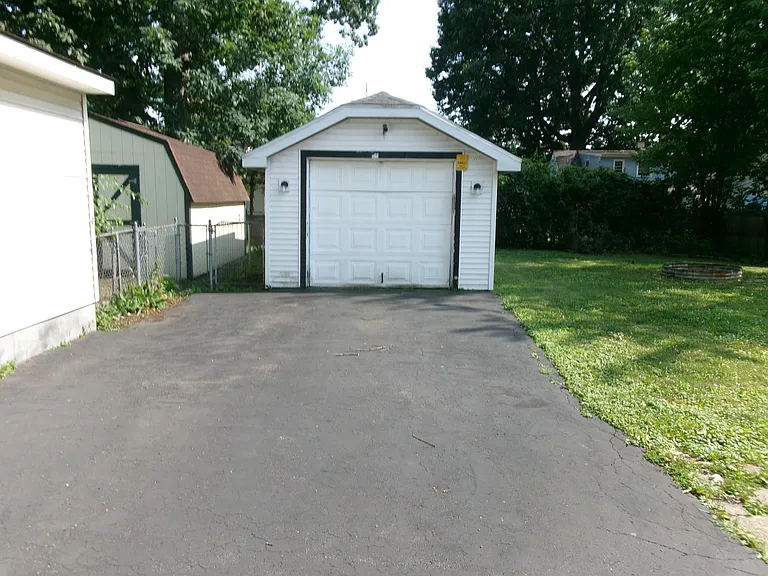 1544 Edgewood St NE — Photo 4