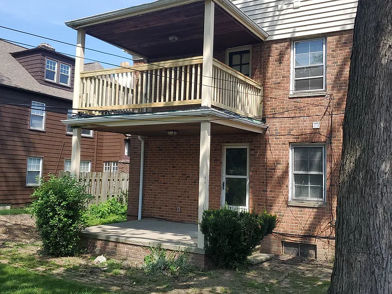 2858 Ludlow Rd #UP — Photo 9