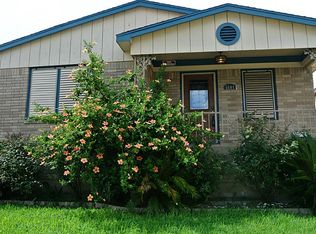 5611 Avenue Q, Galveston, TX 77551