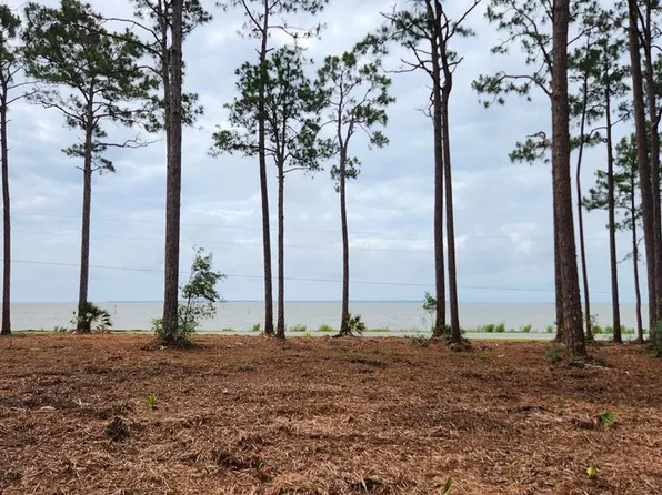 1347 Highway 98, Eastpoint, FL 32328