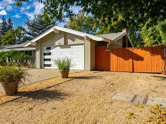 4th image of 43 Southlite Cir
