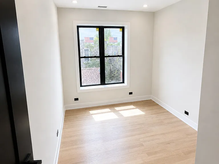 1416 N Maplewood Ave #3 — Photo 6