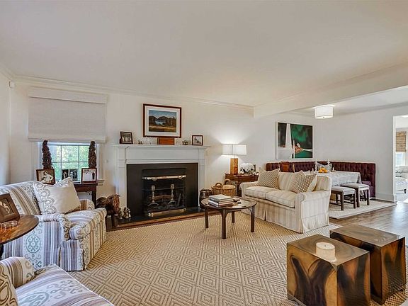 4th image of 15 Wood Ln