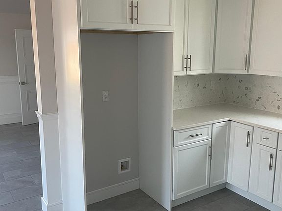 3rd image of 16 Bartlett Ave Floor 2