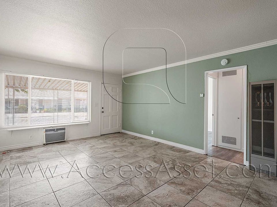 1st image of 150 E Lakeshore Dr Unit 39