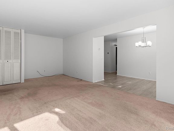 4th image of 424 Baldwin Ave APT 81
