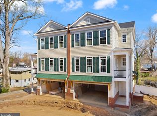 10636 Pocket Pl, Fairfax, VA 22030