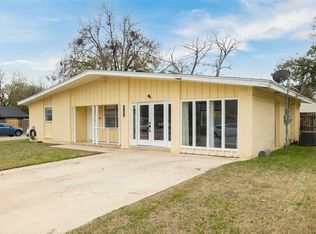 2215 13th St, Brownwood, TX 76801