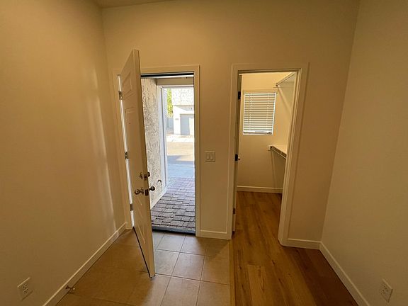 4th image of 2169 W Harmont Dr