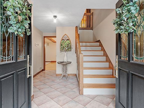 3rd image of 11 Belle Haven Dr