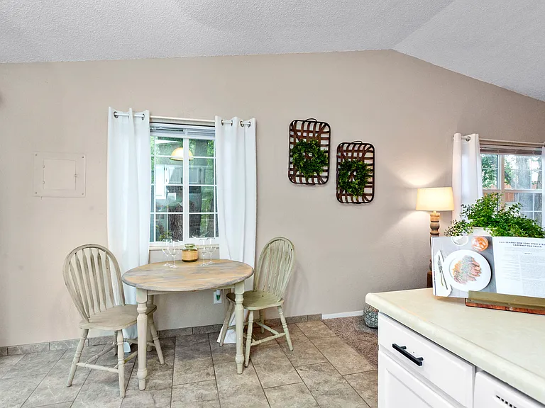 3715 N Hancock Ave — Photo 20