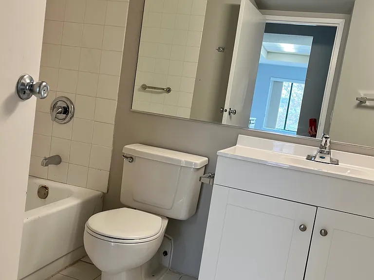 145 Wellington Ct #2A — Photo 10