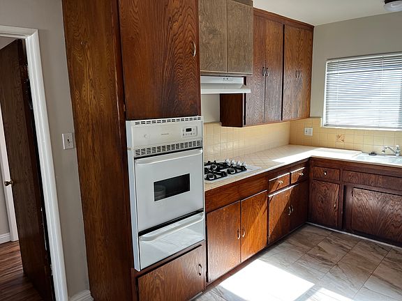 5th image of 6109 Woodruff Ave #5