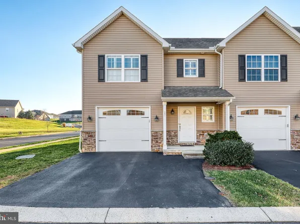 827 Spring Rock Ct, Mechanicsburg, PA 17055