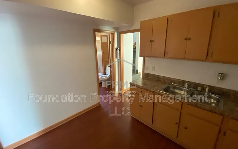 2 bed, 1.0 bath, 869 sqft, $750 — Photo 4