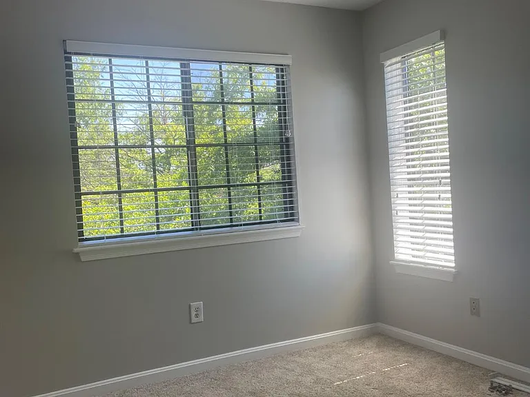 6008 Ellesmere Ct #F — Photo 10