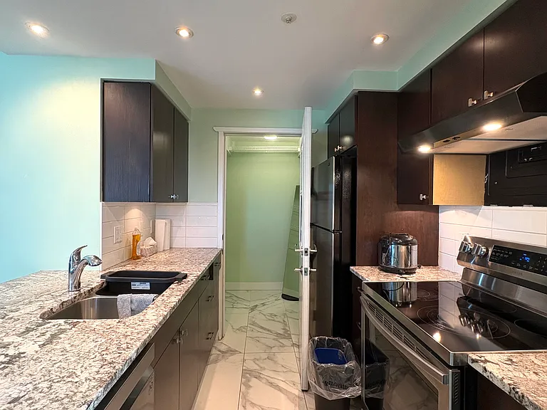 1008 Cambie St #2005 — Photo 7