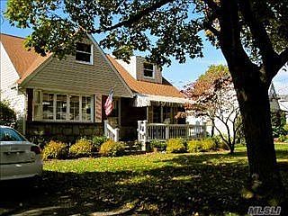 1st image of 24 Whittier Dr