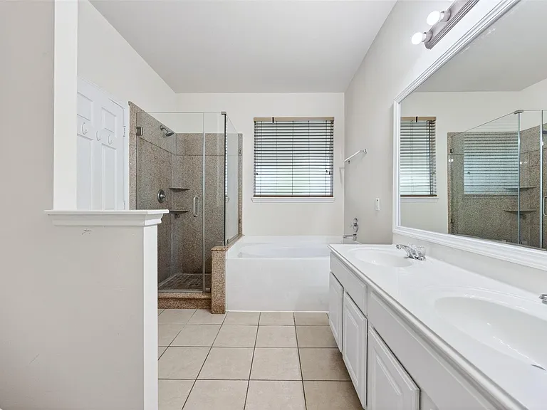 11630 Forest Wind Ln — Photo 27