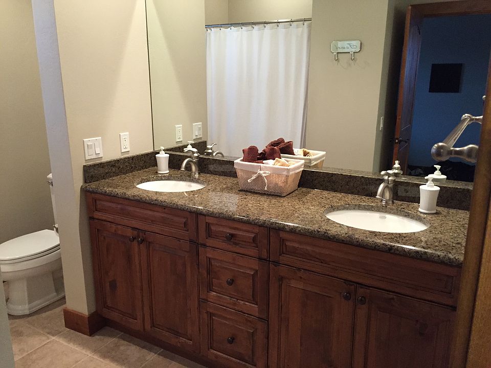 Ensuite bathroom