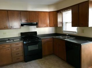 1622 Oak Ln, Sycamore, IL 60178