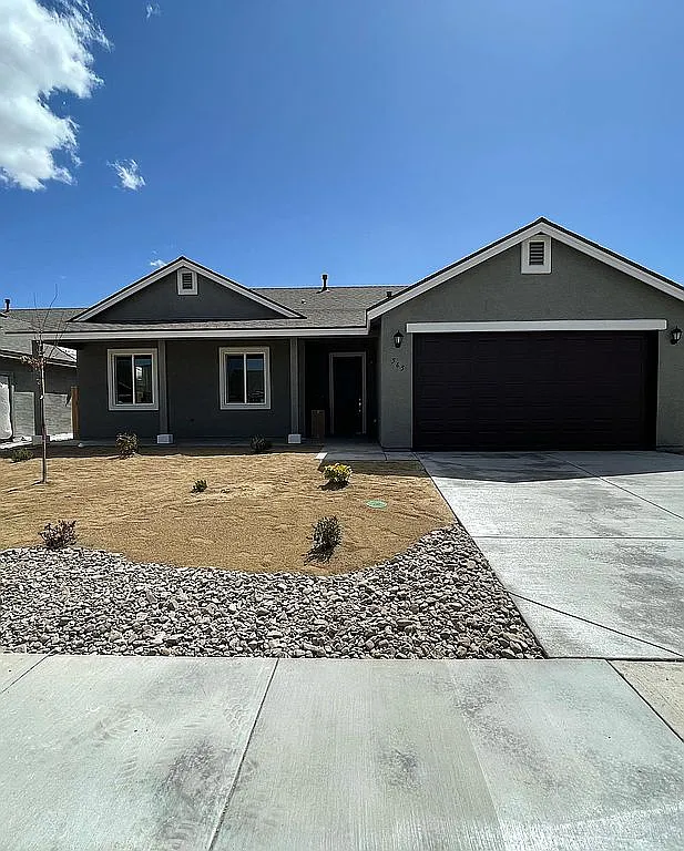 565 Country Hollow Dr photo 1